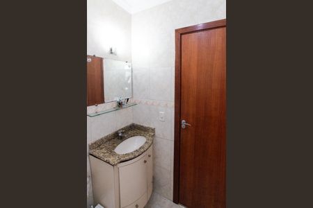 Casa de condomínio à venda com 200m², 3 quartos e 2 vagas Casa de condomínio à venda com 200m², 3 quartos e 2 vagasBanheiro da Suíte 3