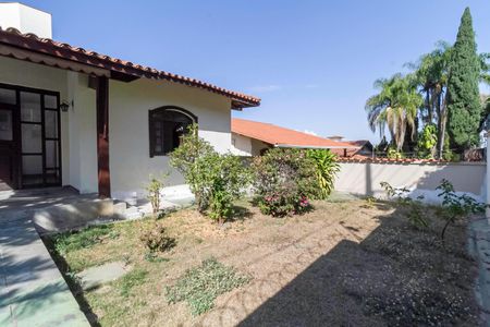 Casa à venda com 500m², 5 quartos e 4 vagasEntrada