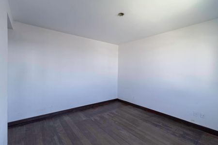 Casa à venda com 500m², 5 quartos e 4 vagasSuíte 1