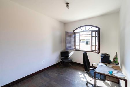 Casa à venda com 500m², 5 quartos e 4 vagasSemi Suíte 2