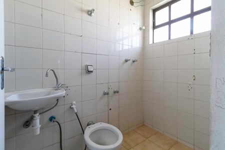 Casa à venda com 500m², 5 quartos e 4 vagasBanheiro da Suíte 2