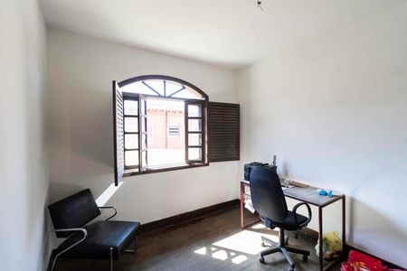 Casa à venda com 500m², 5 quartos e 4 vagasSemi Suíte 2