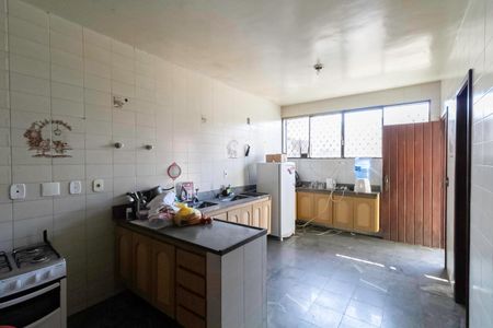Casa à venda com 500m², 5 quartos e 4 vagasCozinha