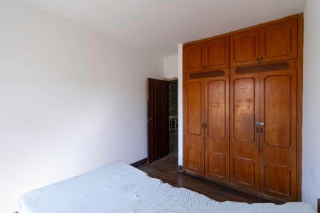 Casa à venda com 500m², 5 quartos e 4 vagasQuarto