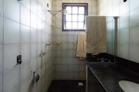 Casa à venda com 500m², 5 quartos e 4 vagasBanheiro das Semi Suítes 1 e 2