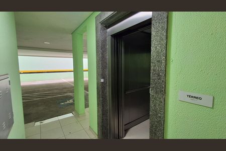 Apartamento à venda com 71m², 2 quartos e 1 vaga Apartamento à venda com 71m², 2 quartos e 1 vagaElevador