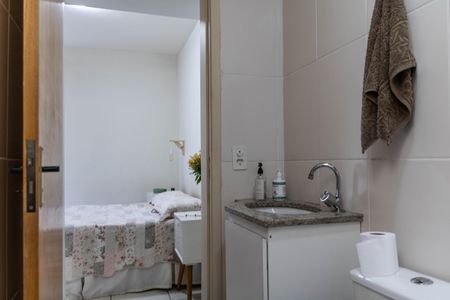 Apartamento à venda com 65m², 2 quartos e 1 vaga Apartamento à venda com 65m², 2 quartos e 1 vagaBanheiro da Suíte