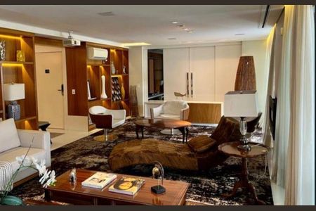 Apartamento à venda com 3 quartos, 335m² em Vila Uberabinha, São Paulo