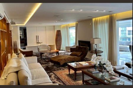 Apartamento à venda com 3 quartos, 335m² em Vila Uberabinha, São Paulo