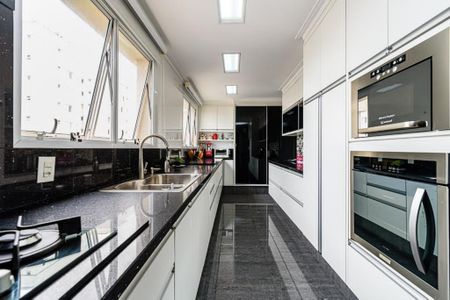 Apartamento à venda com 202m², 3 quartos e 4 vagas