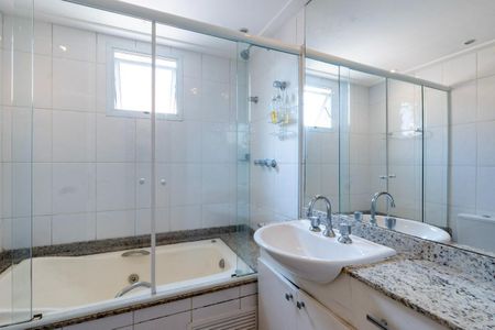 Apartamento à venda com 143m², 3 quartos e 3 vagas