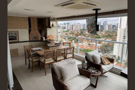 Apartamento à venda com 3 quartos, 258m² em Vila Cordeiro, São Paulo