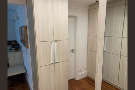Apartamento à venda com 3 quartos, 258m² em Vila Cordeiro, São Paulo