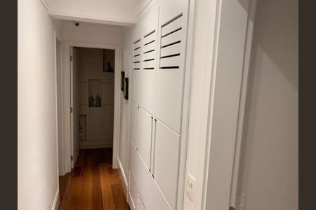Apartamento à venda com 3 quartos, 258m² em Vila Cordeiro, São Paulo