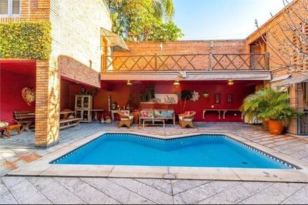 Casa à venda com 208m², 5 quartos e 3 vagas