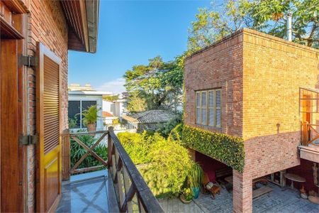 Casa à venda com 208m², 5 quartos e 3 vagas