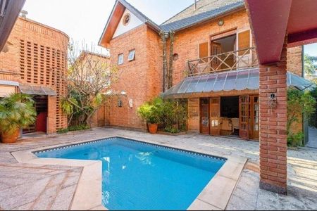 Casa à venda com 208m², 5 quartos e 3 vagas