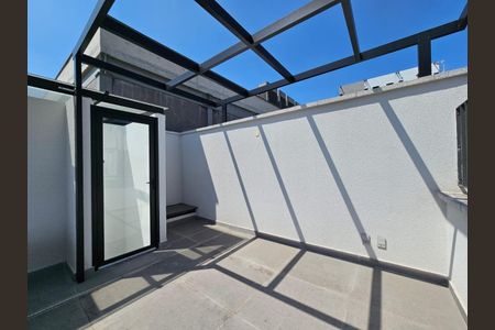 Casa à venda com 103m², 2 quartos e 2 vagas