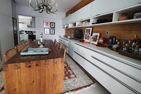 Apartamento à venda com 294m², 4 quartos e 4 vagas