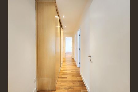 Apartamento à venda com 181m², 3 quartos e 3 vagasCorredor