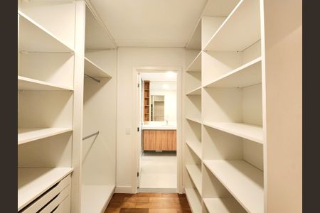 Apartamento à venda com 181m², 3 quartos e 3 vagasCloset da suíte 3