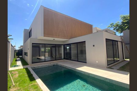 Casa de condomínio à venda com 550m², 4 quartos e 3 vagas