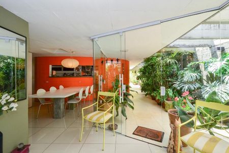 Casa à venda com 367m², 3 quartos e 4 vagas