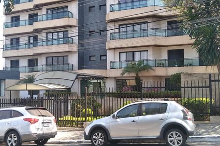Apartamento para alugar com 129m², 3 quartos e 3 vagas Apartamento para alugar com 129m², 3 quartos e 3 vagasFachada