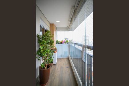 Apartamento à venda com 73m², 3 quartos e 1 vaga Apartamento à venda com 73m², 3 quartos e 1 vagaVaranda