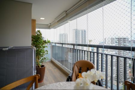 Apartamento à venda com 73m², 3 quartos e 1 vaga Apartamento à venda com 73m², 3 quartos e 1 vagaVaranda