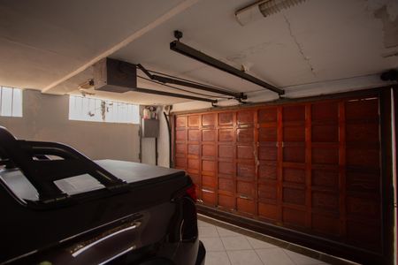 Casa à venda com 660m², 4 quartos e 4 vagas Casa à venda com 660m², 4 quartos e 4 vagasÁrea comum