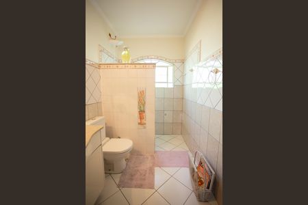 Casa à venda com 660m², 4 quartos e 4 vagas Casa à venda com 660m², 4 quartos e 4 vagasBanheiro da Suíte 1
