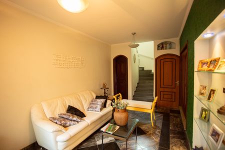 Casa à venda com 660m², 4 quartos e 4 vagas Casa à venda com 660m², 4 quartos e 4 vagasSala