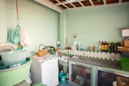 Casa à venda com 660m², 4 quartos e 4 vagas Casa à venda com 660m², 4 quartos e 4 vagasÁrea de Serviço