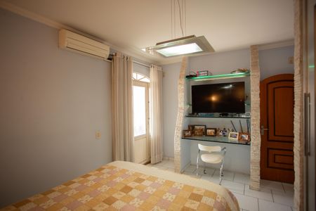 Casa à venda com 660m², 4 quartos e 4 vagas Casa à venda com 660m², 4 quartos e 4 vagasSuíte 4