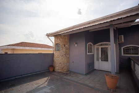 Casa à venda com 660m², 4 quartos e 4 vagas Casa à venda com 660m², 4 quartos e 4 vagasSuíte 3 Varanda