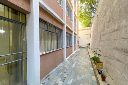 Apartamento à venda com 157m², 4 quartos e sem vaga Apartamento à venda com 157m², 4 quartos e sem vagaVaranda