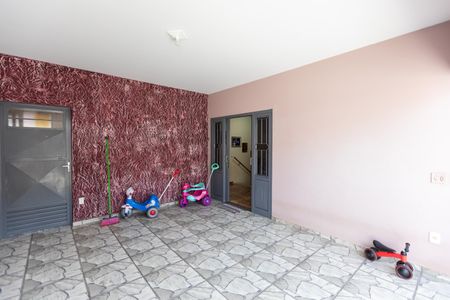 Casa à venda com 261m², 5 quartos e 3 vagasEntrada da Casa