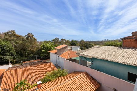 Casa à venda com 261m², 5 quartos e 3 vagasVista da Área de Serviço