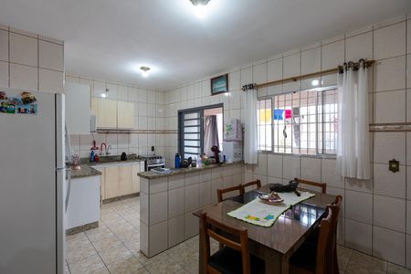 Casa à venda com 261m², 5 quartos e 3 vagasCozinha