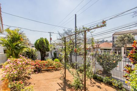 Casa à venda com 151m², 3 quartos e 1 vaga Casa à venda com 151m², 3 quartos e 1 vagaQuintal