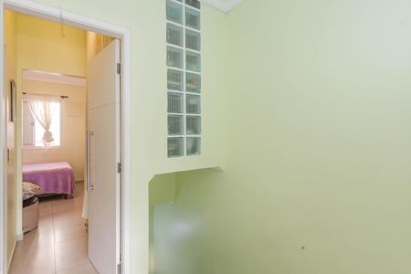 Casa de condomínio à venda com 120m², 4 quartos e 2 vagasCorredor