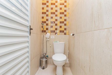 Casa de condomínio à venda com 120m², 4 quartos e 2 vagasBanheiro de serviço