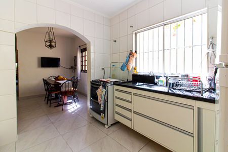 Casa à venda com 143m², 4 quartos e 2 vagas Casa à venda com 143m², 4 quartos e 2 vagasCozinha