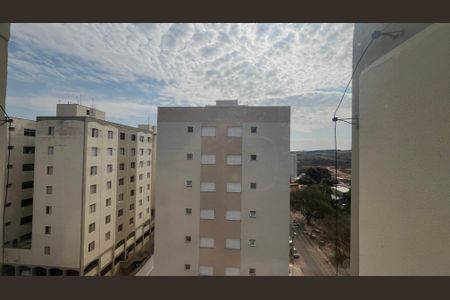 Apartamento à venda com 178m², 3 quartos e 2 vagas Apartamento à venda com 178m², 3 quartos e 2 vagasÁrea de Serviço vista