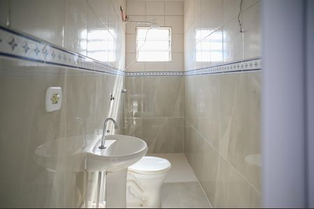 Apartamento à venda com 59m², 2 quartos e 1 vaga Apartamento à venda com 59m², 2 quartos e 1 vagaBanheiro da Suíte 2