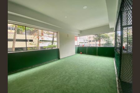 Apartamento à venda com 70m², 2 quartos e 1 vagaÁrea comum quadra