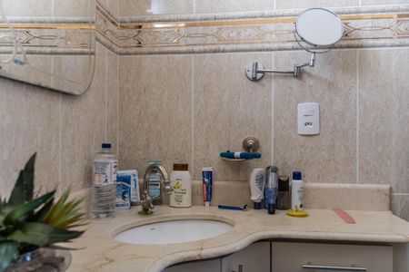 Apartamento à venda com 86m², 3 quartos e 1 vaga Apartamento à venda com 86m², 3 quartos e 1 vagaBanheiro Social