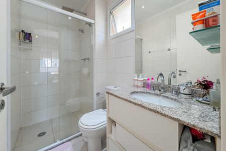 Apartamento à venda com 247m², 4 quartos e 4 vagas Apartamento à venda com 247m², 4 quartos e 4 vagasBanheiro da Suíte 1