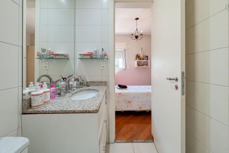 Apartamento à venda com 247m², 4 quartos e 4 vagas Apartamento à venda com 247m², 4 quartos e 4 vagasBanheiro da Suíte 1